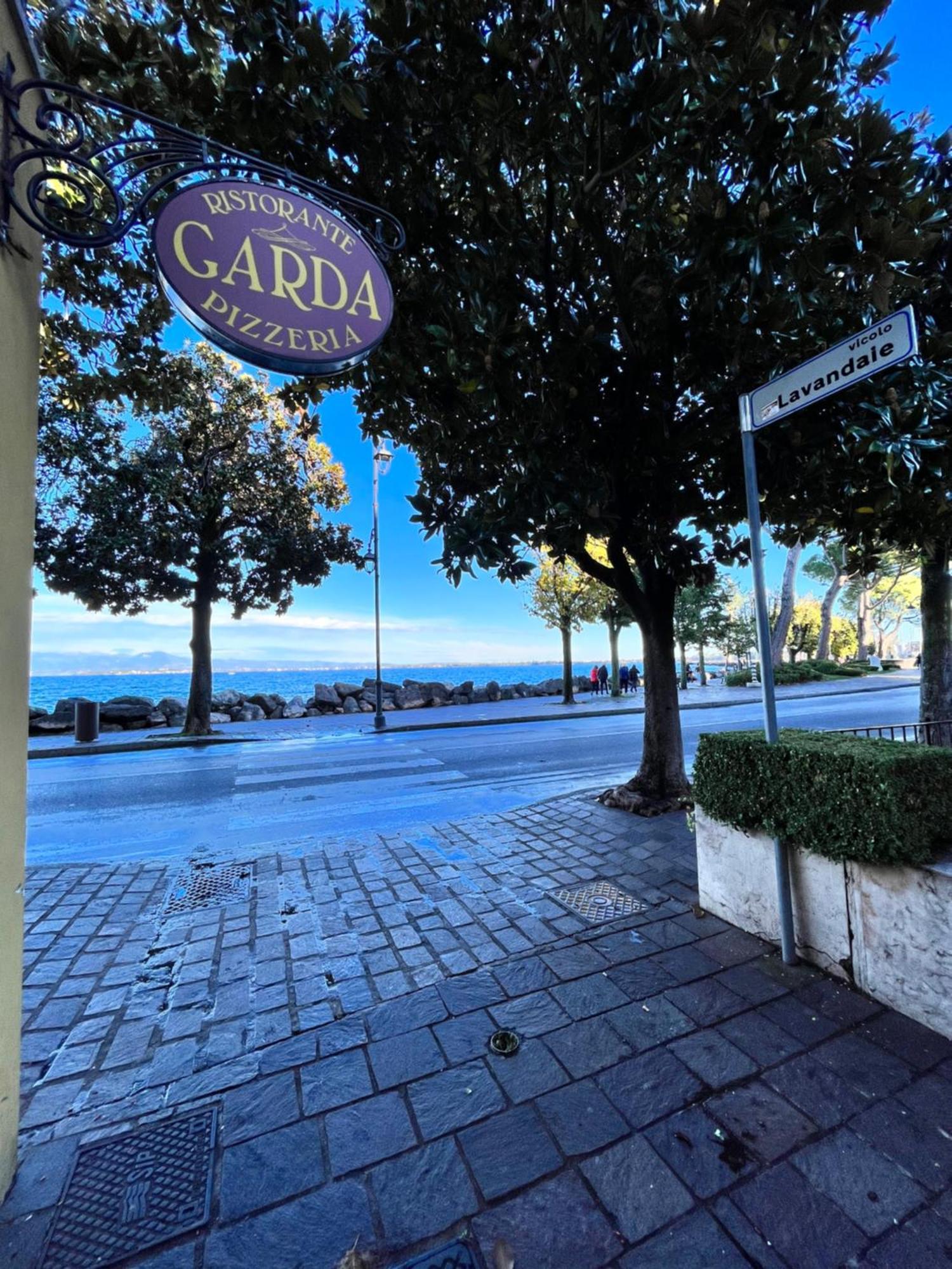 Splendid Lake 2 Desenzano del Garda Exterior photo